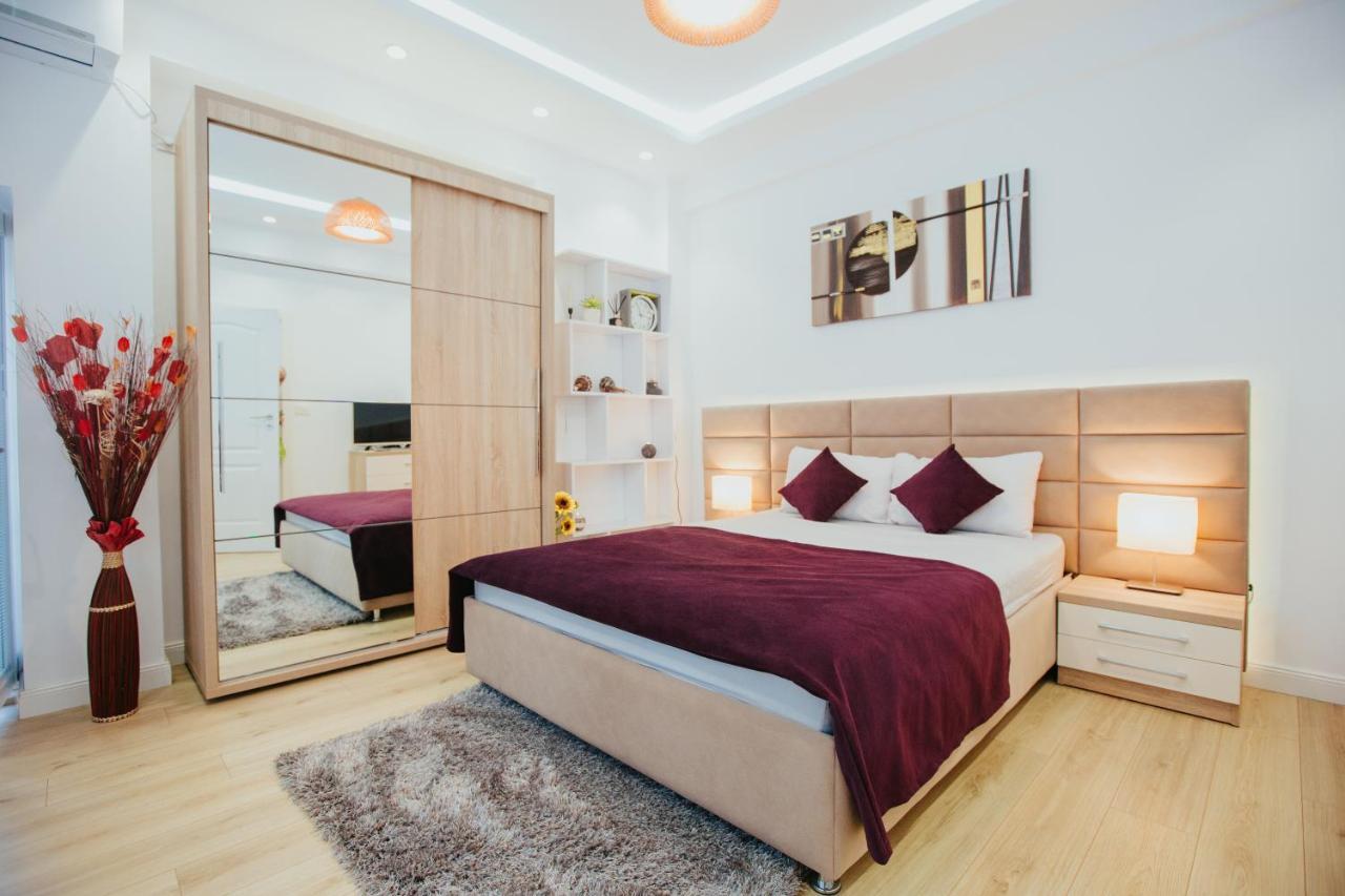 Color Apartments Corneliu Coposu 1A street Bucureşti Exterior foto