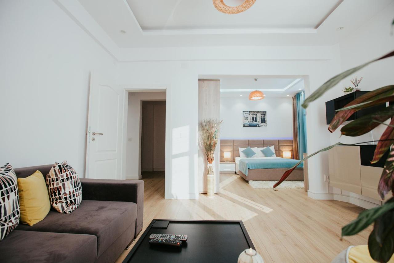 Color Apartments Corneliu Coposu 1A street Bucureşti Exterior foto