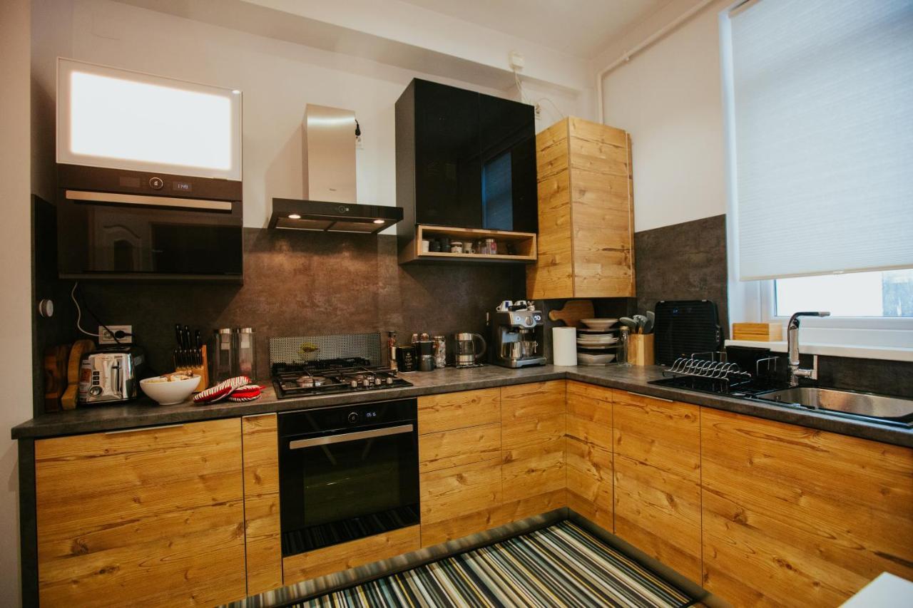 Color Apartments Corneliu Coposu 1A street Bucureşti Exterior foto