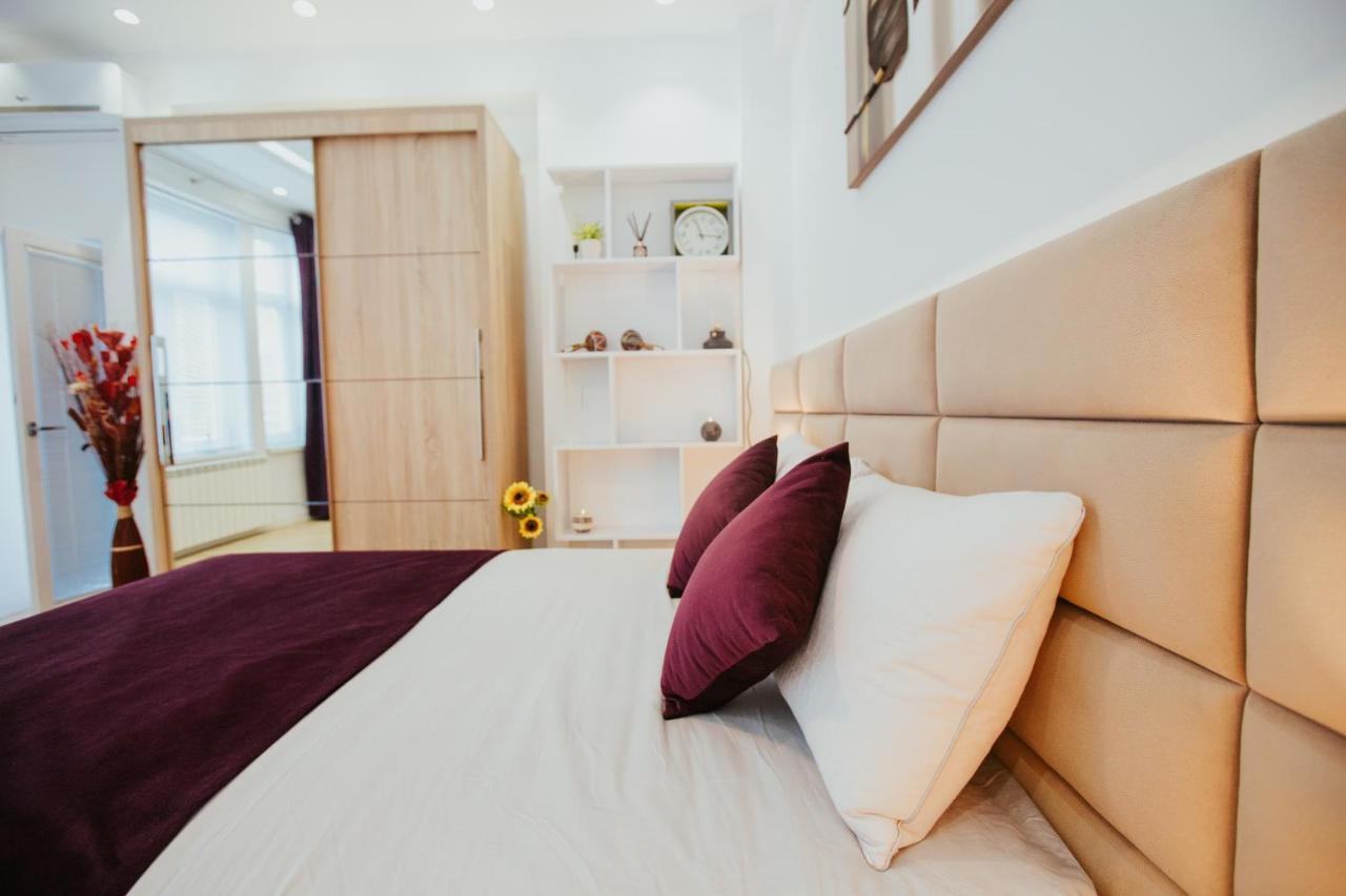 Color Apartments Corneliu Coposu 1A street Bucureşti Exterior foto