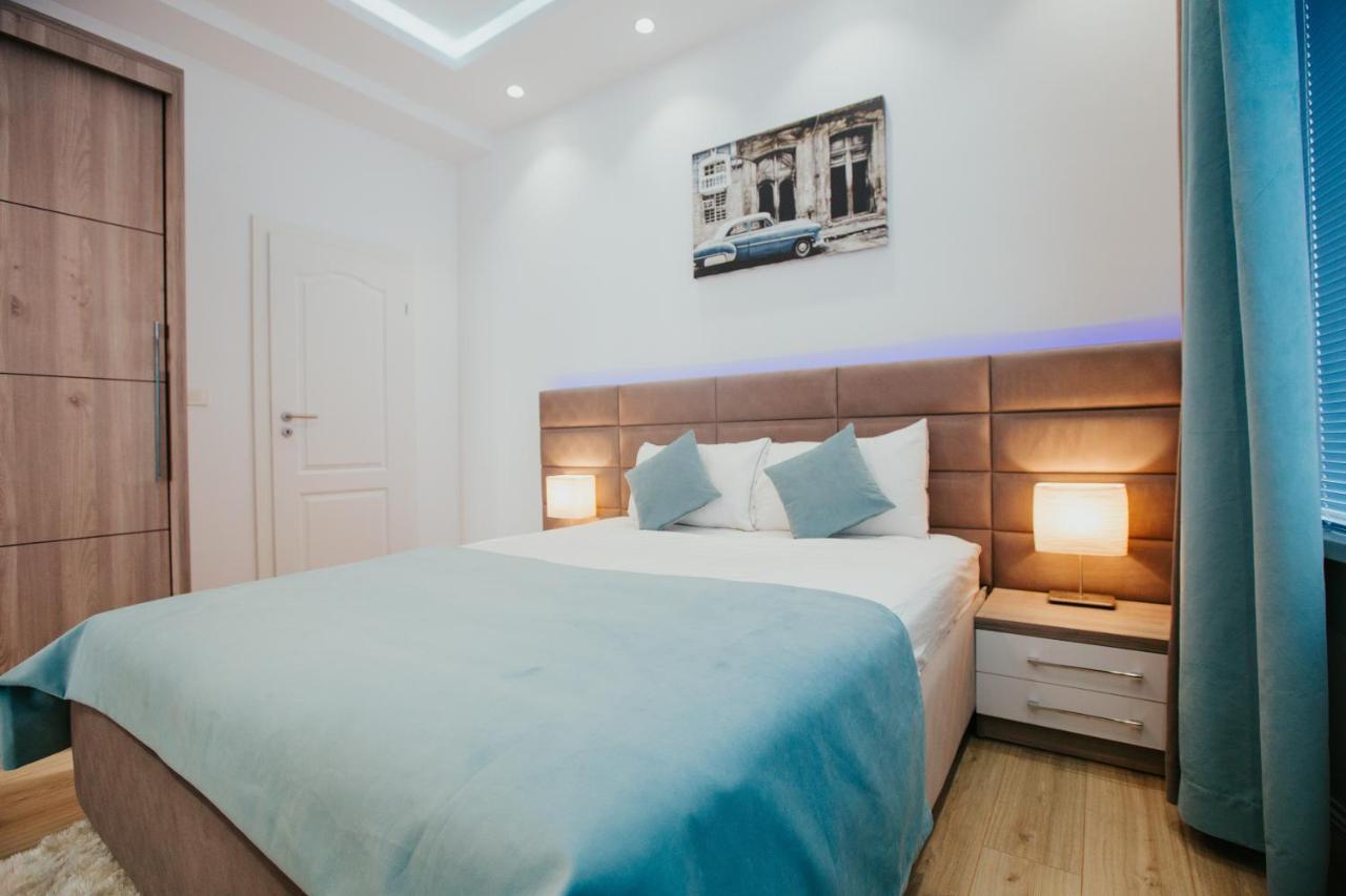 Color Apartments Corneliu Coposu 1A street Bucureşti Exterior foto
